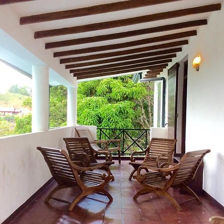 Amandari Holiday Villa Gelioya Экстерьер фото